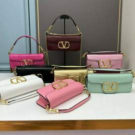 Picture of Valentino Handbags _SKUfw138370990fw